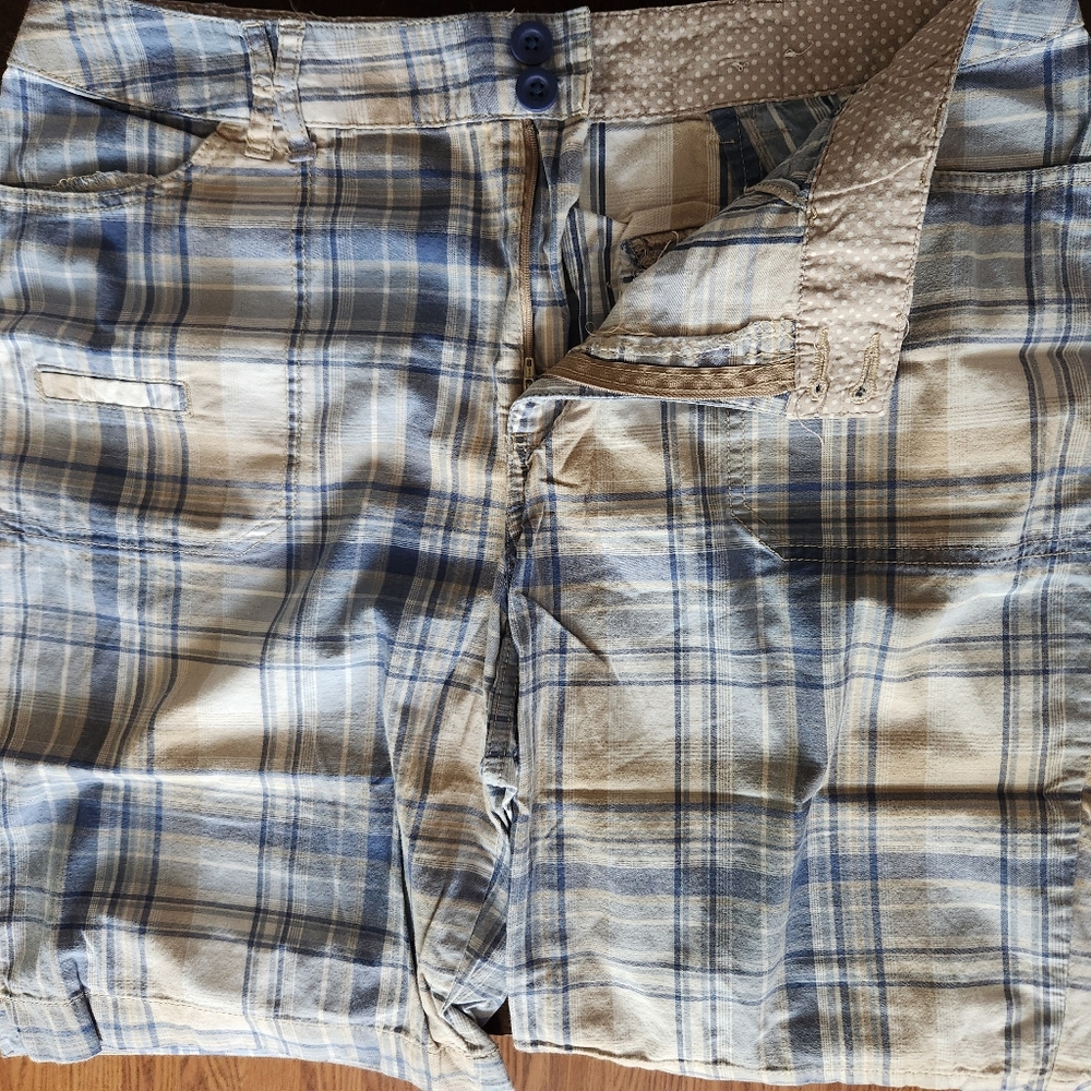 St. John's Bay Beige and Blue Plaid Women's Shorts
